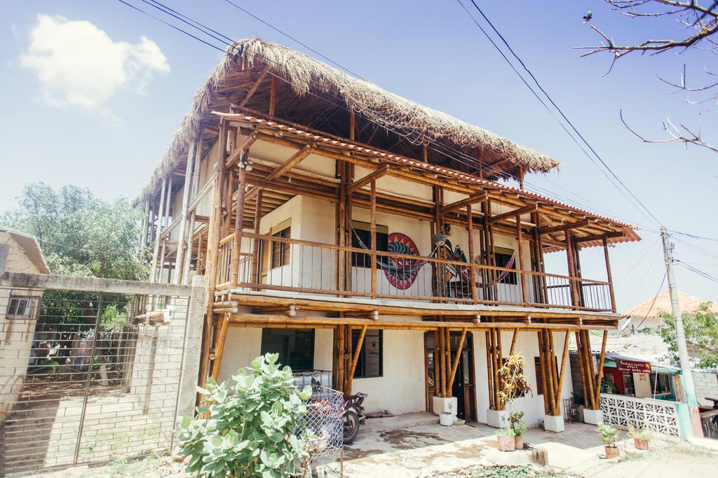 La Tortuga Hostel Taganga Exterior photo